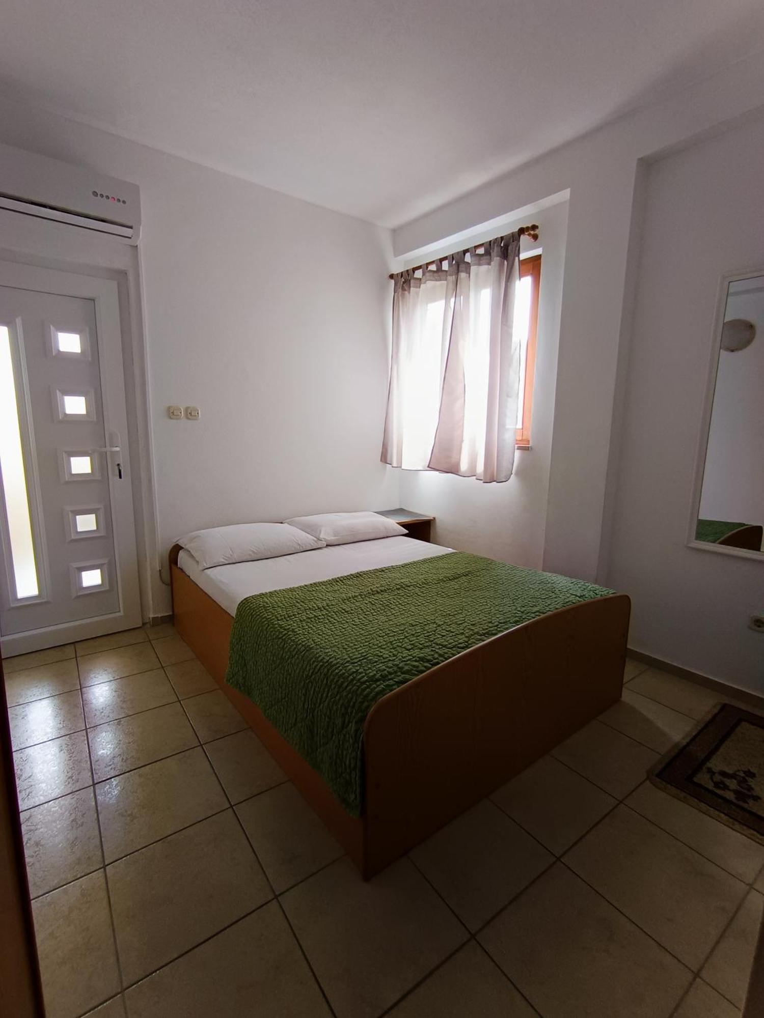 Studio Apartmani Marinella Baška Voda Værelse billede