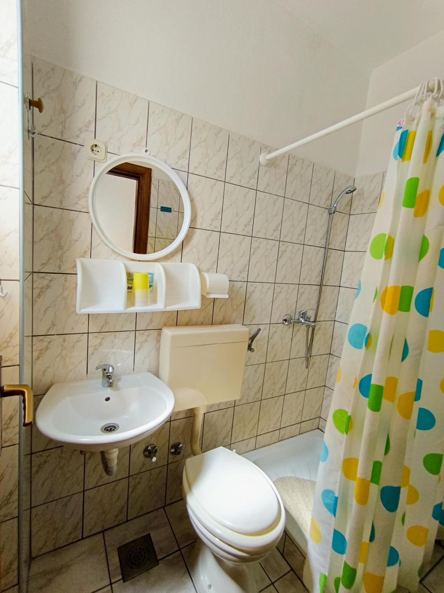 Studio Apartmani Marinella Baška Voda Værelse billede